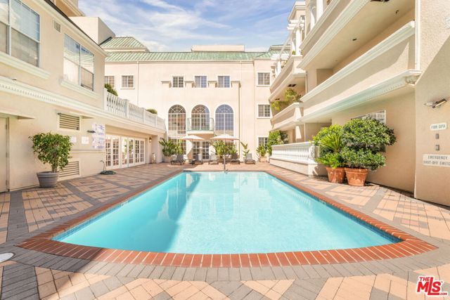 930 N Doheny Drive 103, West Hollywood, CA 90069