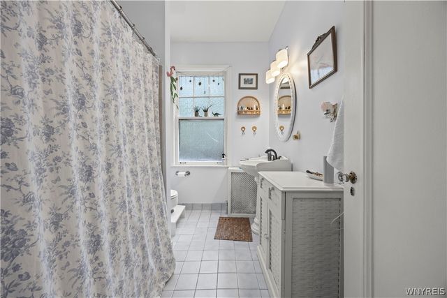 143 Oakland Place, Buffalo, NY 14222