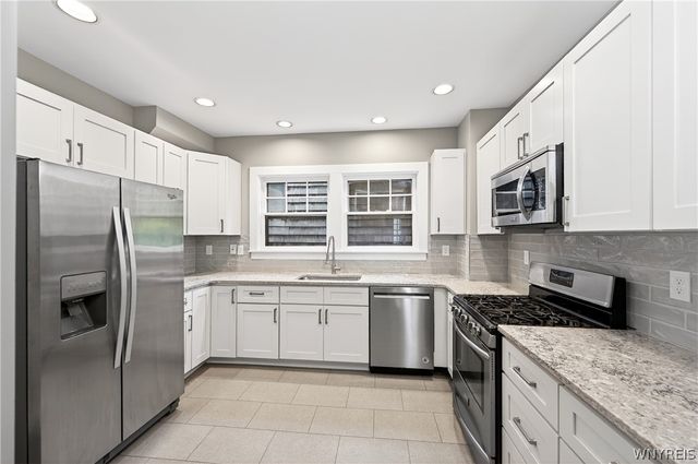 143 Oakland Place, Buffalo, NY 14222