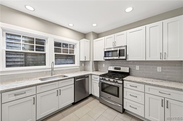 143 Oakland Place, Buffalo, NY 14222