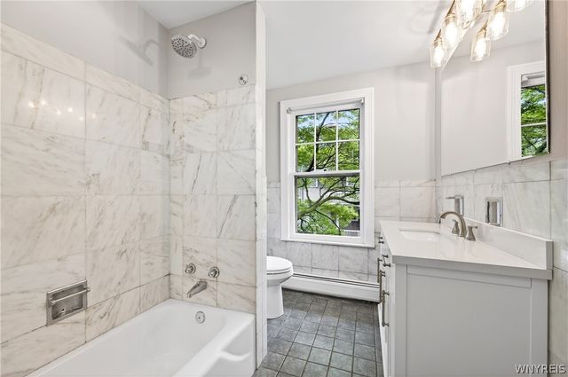 143 Oakland Place, Buffalo, NY 14222