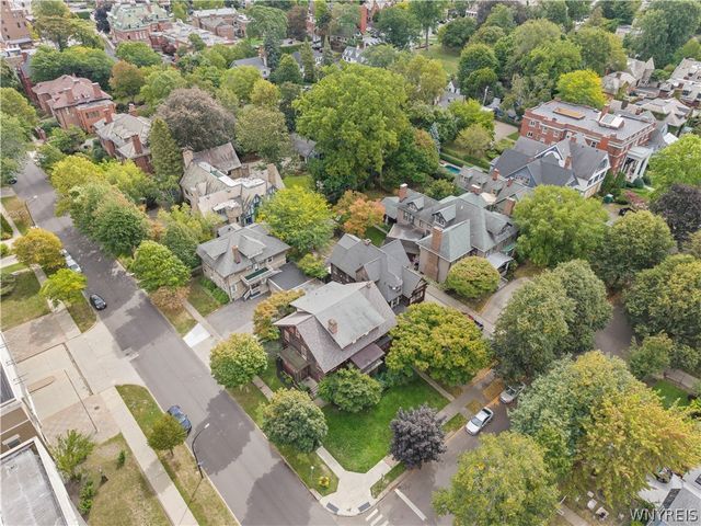 143 Oakland Place, Buffalo, NY 14222
