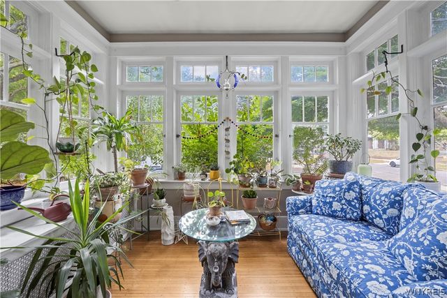 143 Oakland Place, Buffalo, NY 14222