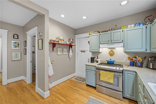 143 Oakland Place, Buffalo, NY 14222