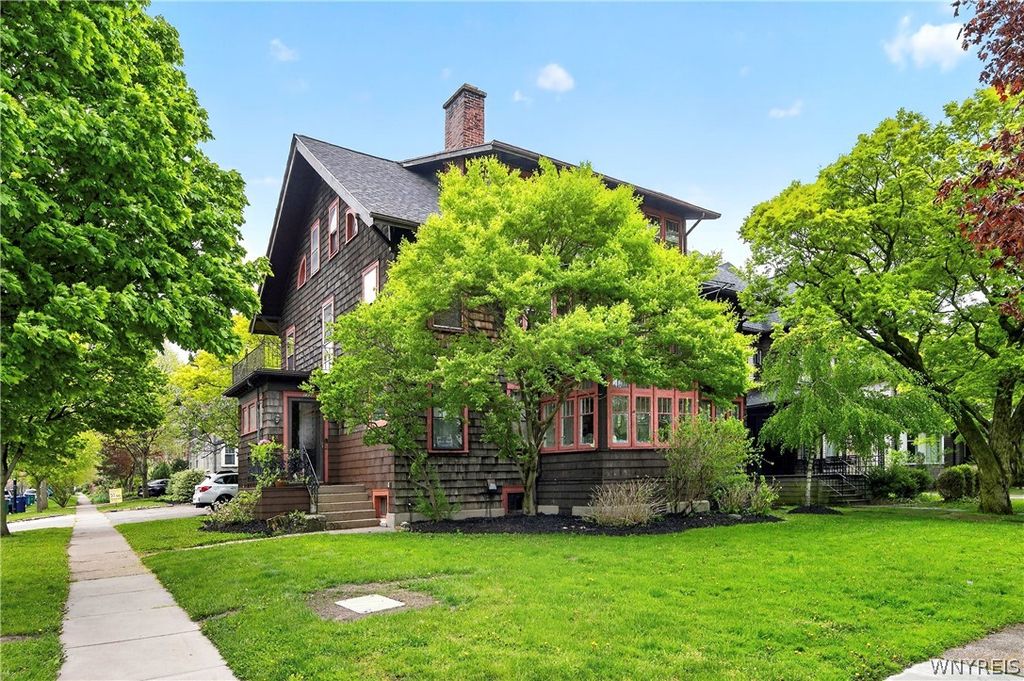 143 Oakland Place, Buffalo, NY 14222