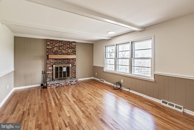 16 BEMIS RD, Newark, DE 19711