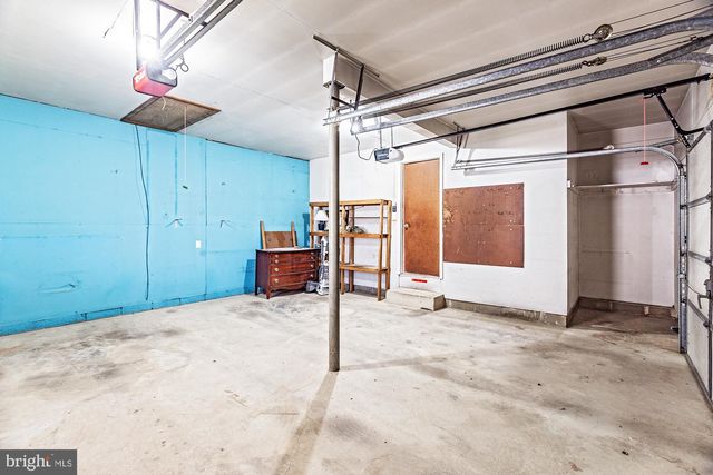 16 BEMIS RD, Newark, DE 19711