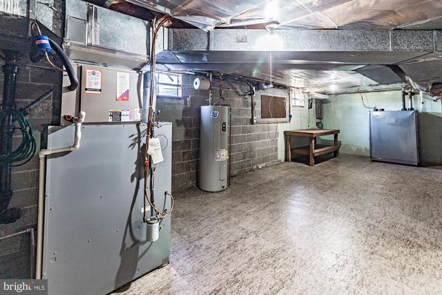 16 BEMIS RD, Newark, DE 19711