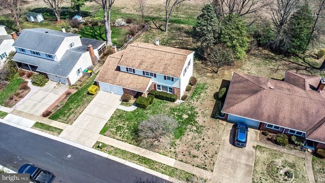 16 BEMIS RD, Newark, DE 19711