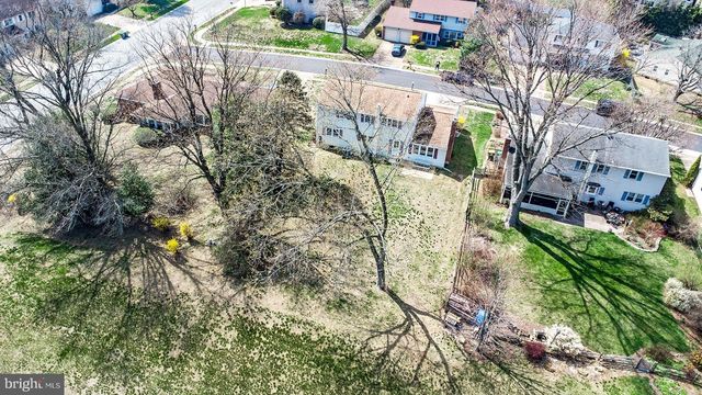 16 BEMIS RD, Newark, DE 19711