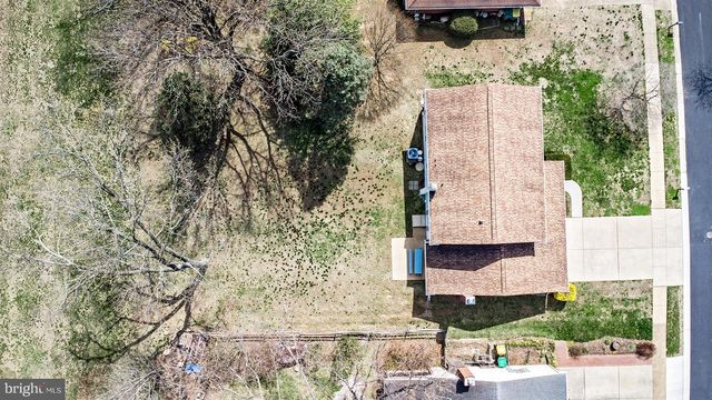 16 BEMIS RD, Newark, DE 19711