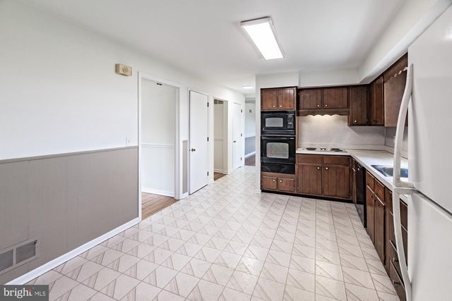 16 BEMIS RD, Newark, DE 19711