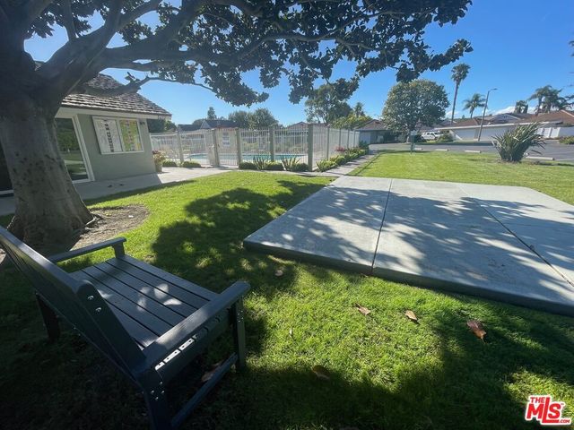 16962 Agate Circle, Huntington Beach, CA 92649