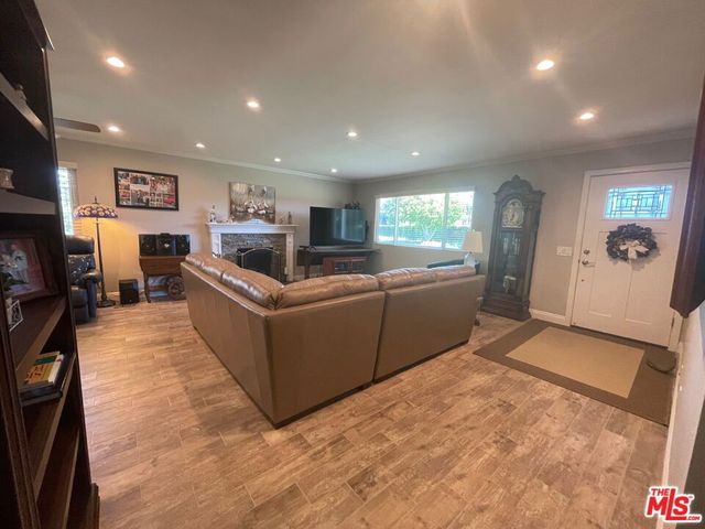 16962 Agate Circle, Huntington Beach, CA 92649
