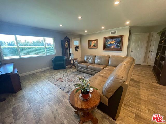 16962 Agate Circle, Huntington Beach, CA 92649