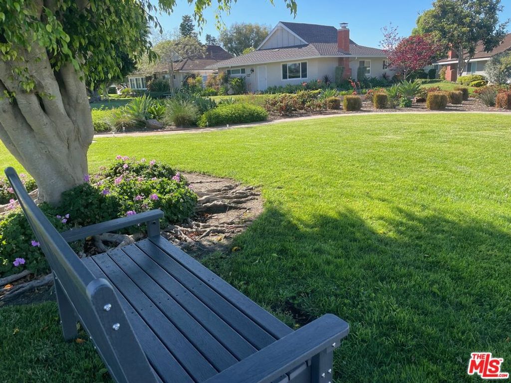 16962 Agate Circle, Huntington Beach, CA 92649