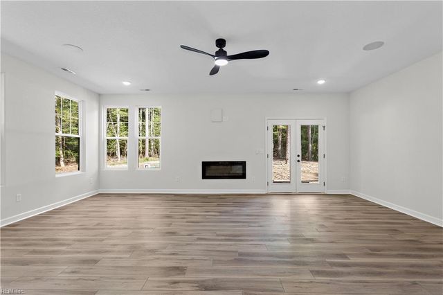 6 AC Harris Creek RD, Hampton, VA 23669