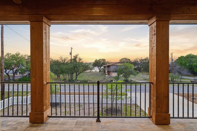 2551 Lakeshore DR, Canyon Lake, TX 78133