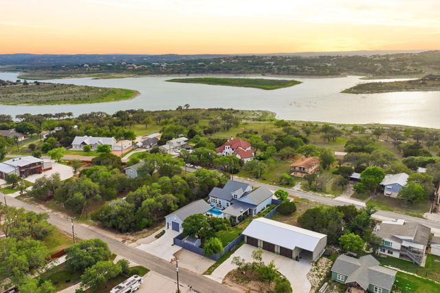 2551 Lakeshore DR, Canyon Lake, TX 78133