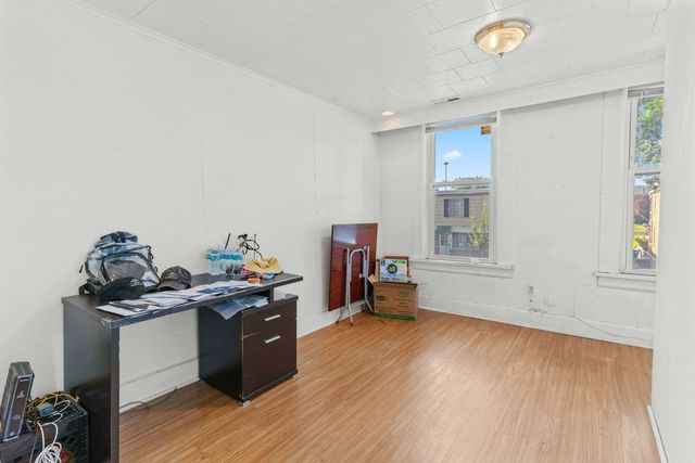 318 W 24th Place, Chicago, IL 60616