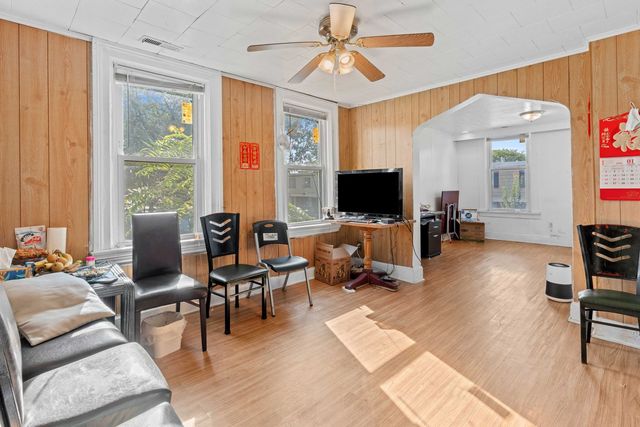 318 W 24th Place, Chicago, IL 60616