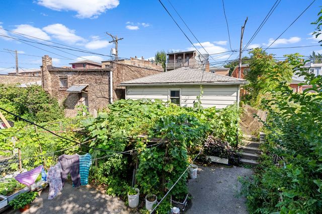 318 W 24th Place, Chicago, IL 60616