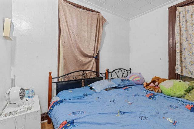 318 W 24th Place, Chicago, IL 60616