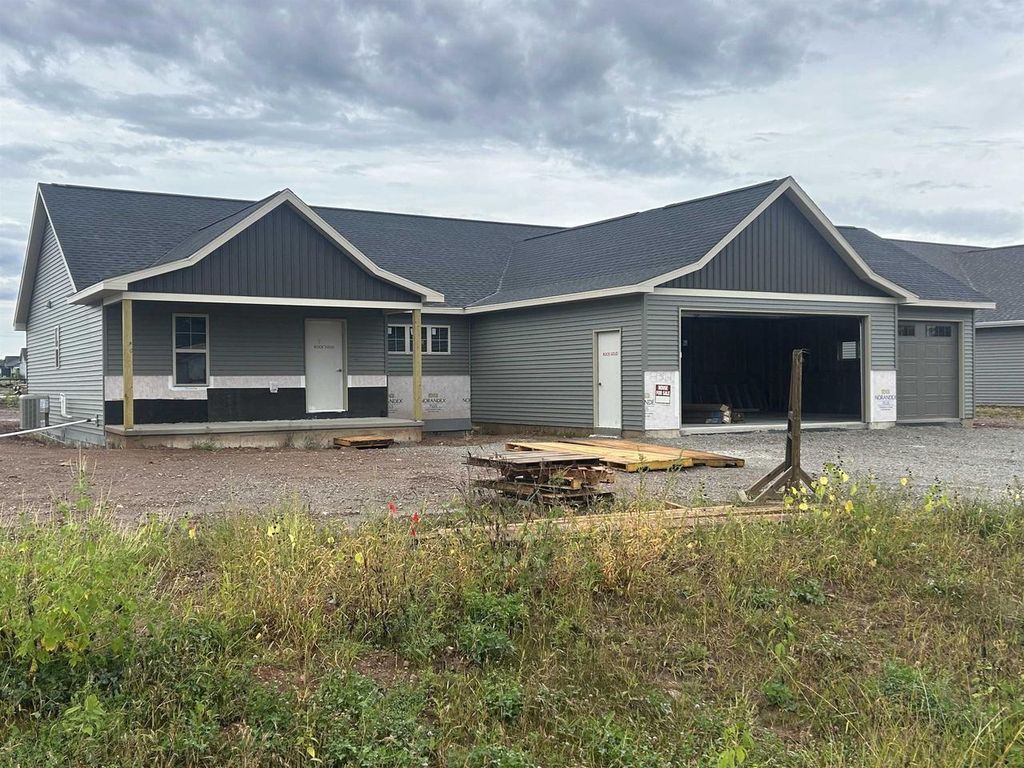 8361 MARLO AVENUE, Neenah, WI 54956