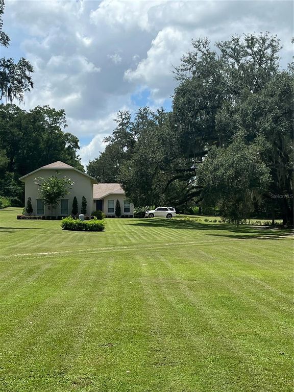 Image 2 of property listing at 5900 S MAGNOLIA AVENUE, Ocala, FL 34471