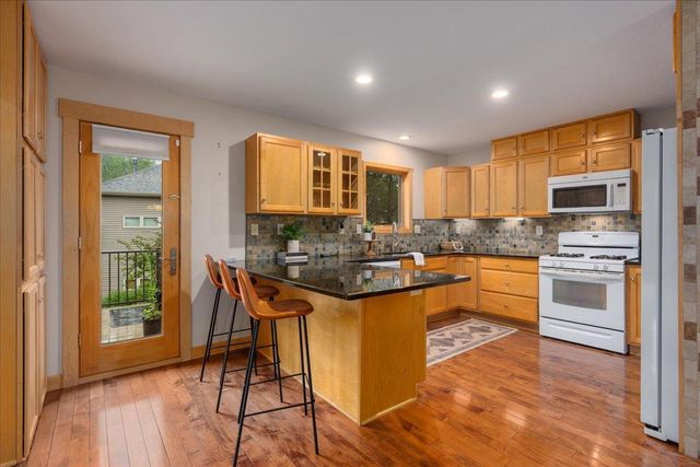 2513 Burl Oak Curve, Hudson, WI 54016