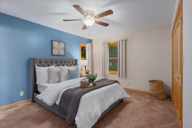 2513 Burl Oak Curve, Hudson, WI 54016