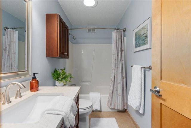 2513 Burl Oak Curve, Hudson, WI 54016