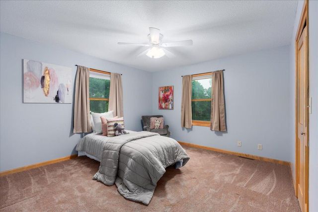 2513 Burl Oak Curve, Hudson, WI 54016