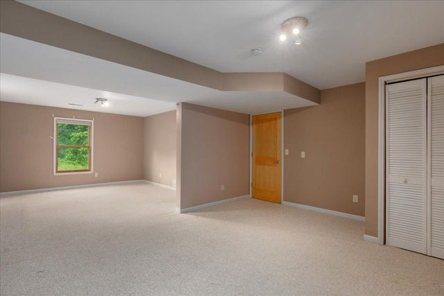 2513 Burl Oak Curve, Hudson, WI 54016