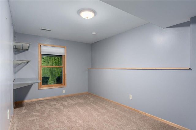 2513 Burl Oak Curve, Hudson, WI 54016