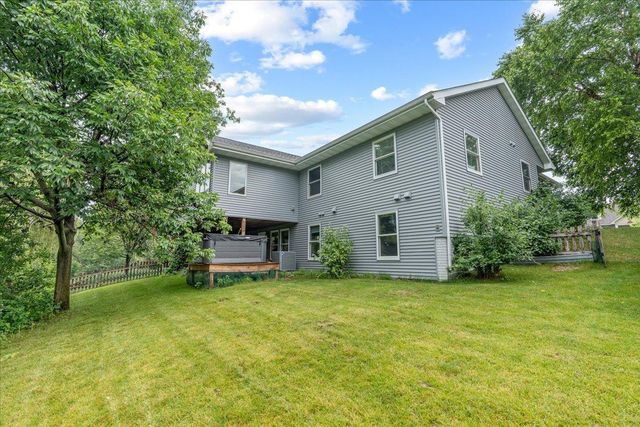 2513 Burl Oak Curve, Hudson, WI 54016