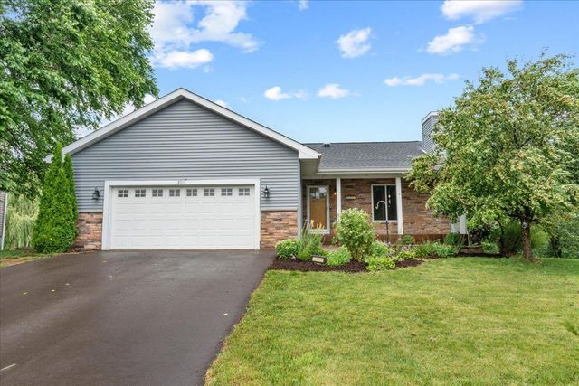 2513 Burl Oak Curve, Hudson, WI 54016