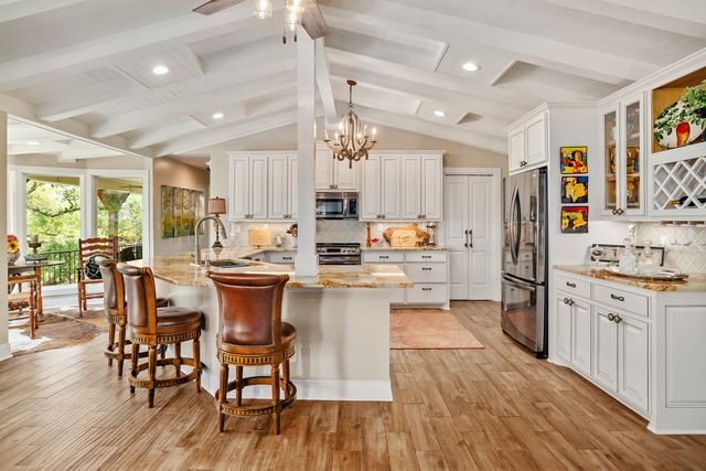 1558 Trailridge Drive, Canyon Lake, TX 78133