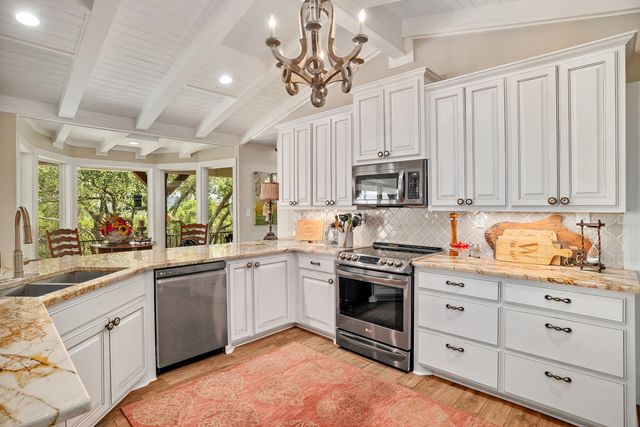 1558 Trailridge Drive, Canyon Lake, TX 78133
