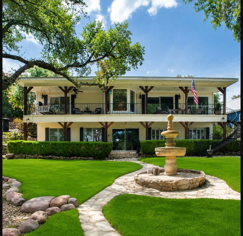 1558 Trailridge Drive, Canyon Lake, TX 78133