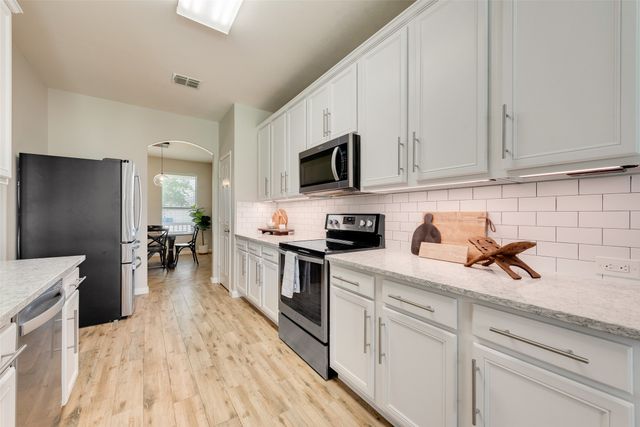 209 Foreston Drive, Roanoke, TX 76262