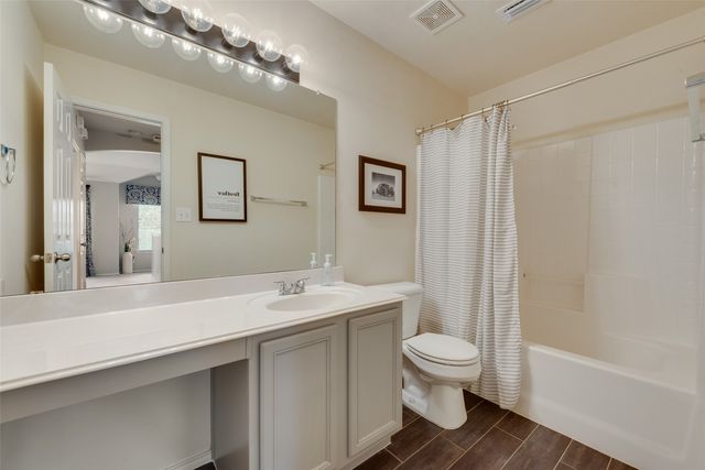 209 Foreston Drive, Roanoke, TX 76262