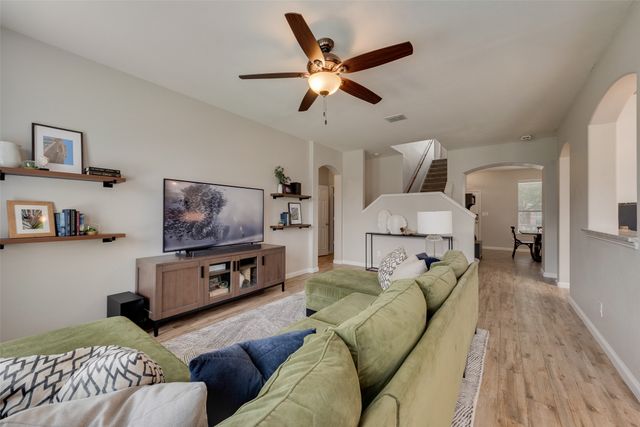209 Foreston Drive, Roanoke, TX 76262