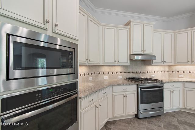 3826 Grand Willow Circle, Southport, NC 28461