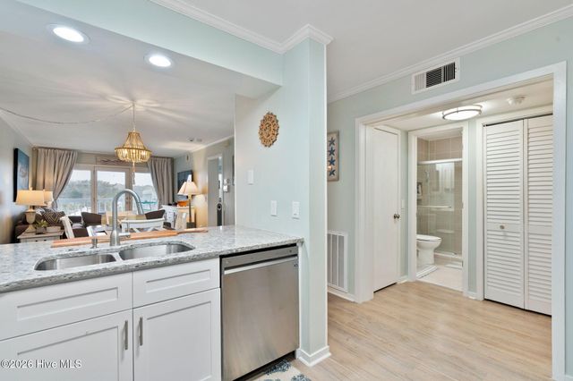 400 Virginia Avenue 204b, Carolina Beach, NC 28428