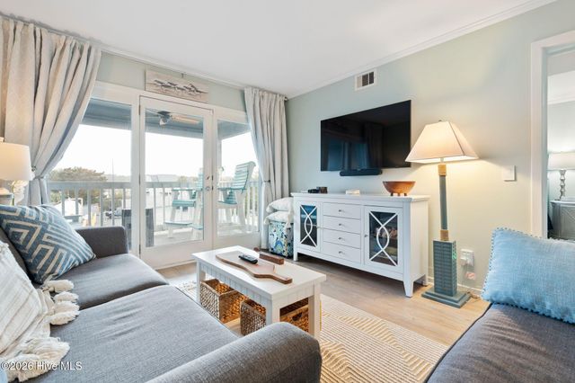 400 Virginia Avenue 204b, Carolina Beach, NC 28428