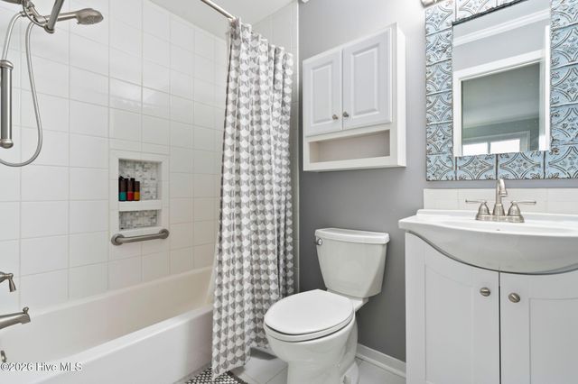 400 Virginia Avenue 204b, Carolina Beach, NC 28428