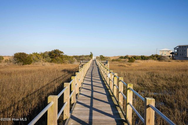 400 Virginia Avenue 204b, Carolina Beach, NC 28428