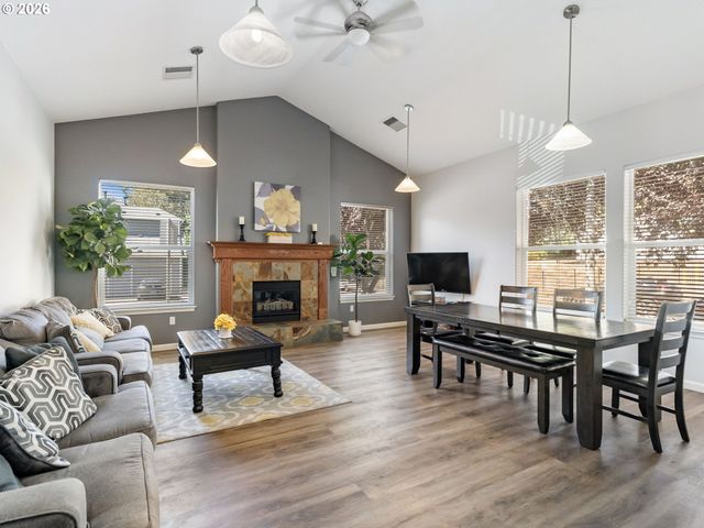 4520 Sw 11TH St, Gresham, OR 97080