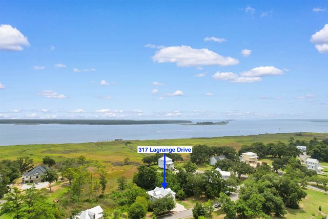 317 Lagrange Rd., Georgetown, SC 29440